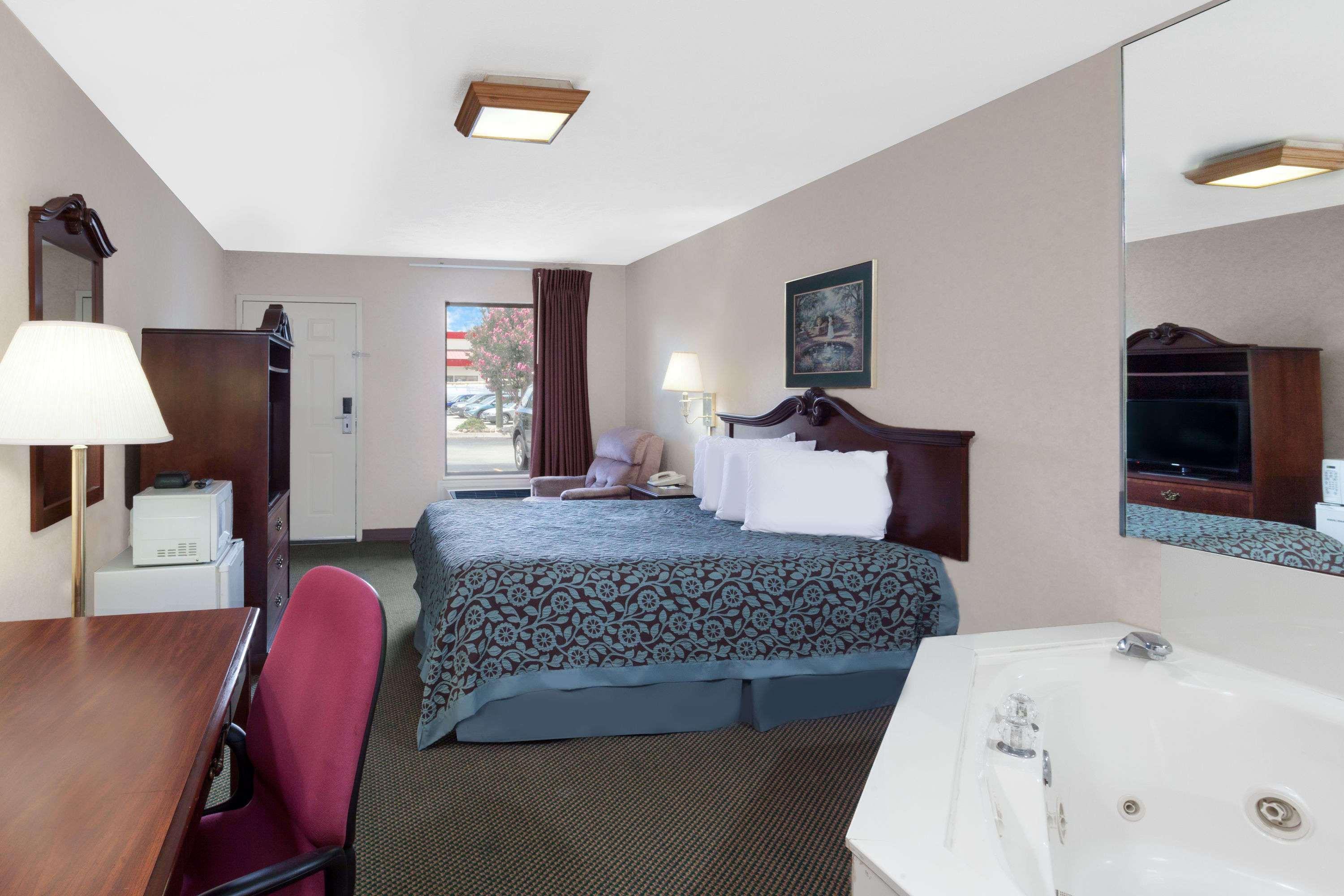 Days Inn By Wyndham Morristown Zewnętrze zdjęcie